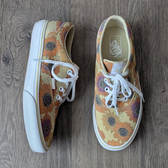 Vans Shoes - Vans Doheny Sunflowers Daisies Floral Classic Sneakers